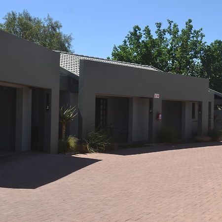 Be At Home Guesthouse Klerksdorp Eksteriør billede