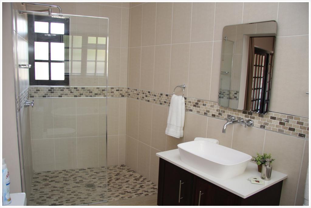 Be At Home Guesthouse Klerksdorp Værelse billede