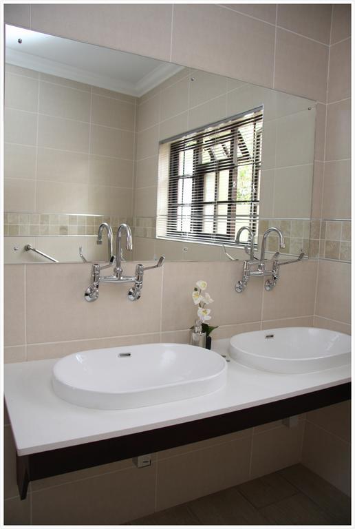 Be At Home Guesthouse Klerksdorp Værelse billede