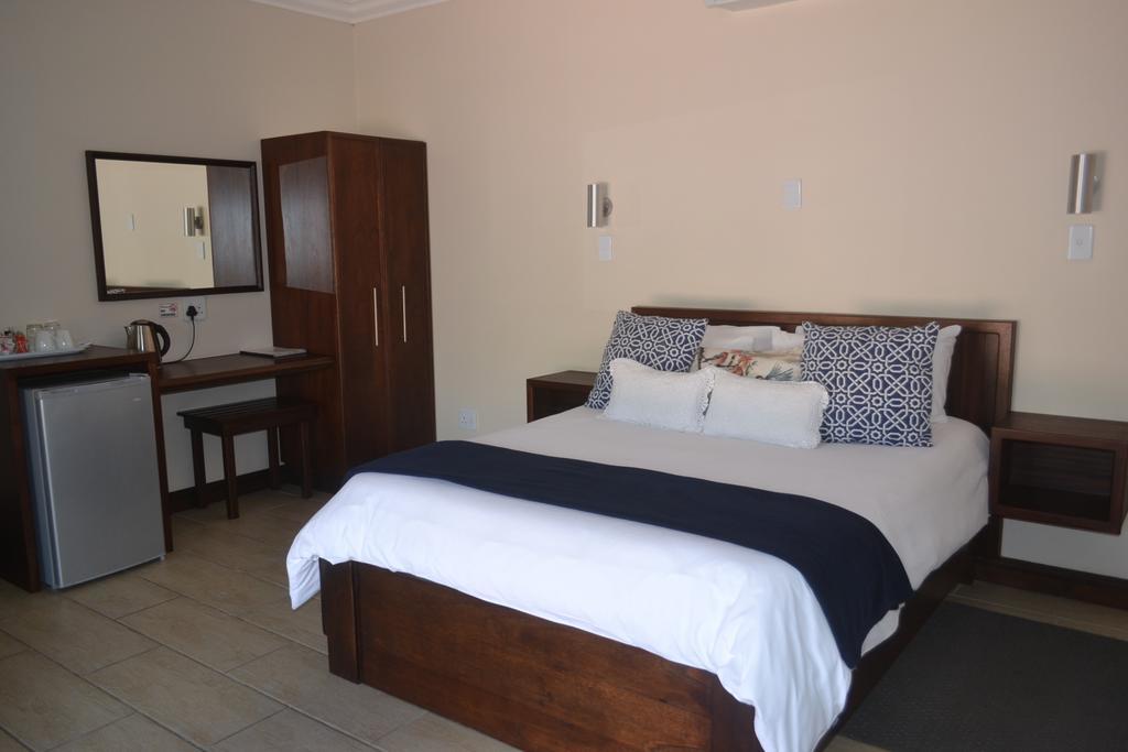 Be At Home Guesthouse Klerksdorp Eksteriør billede